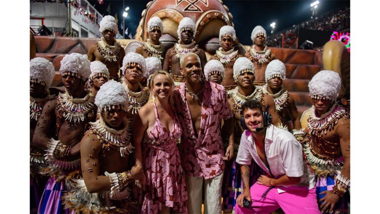 A Magia da Mangueira: O Rio da Negritude em Uma Noite na Apoteose