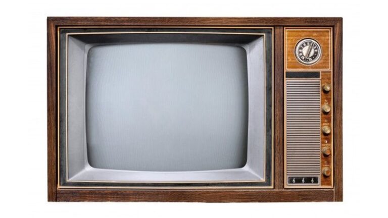 Campo surpreende de manhã, José e Durval reverenciados, universitários sem crédito: o fim de semana na TV