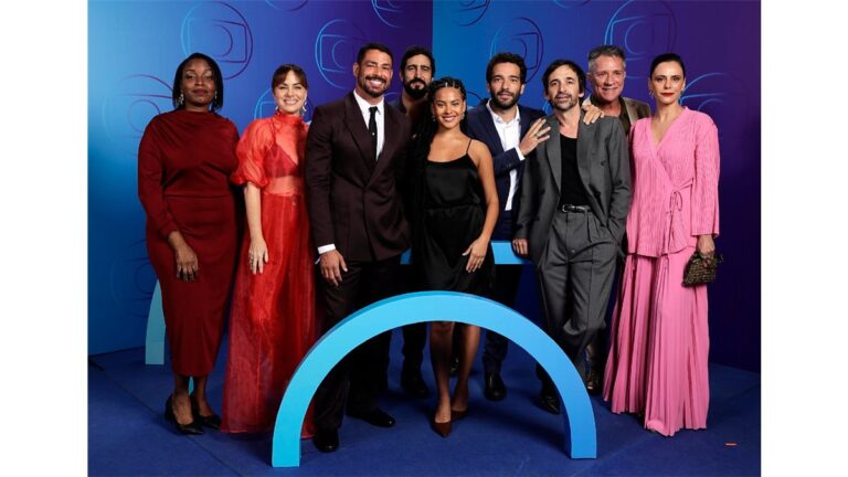 Elenco de ‘Vale Tudo’ “mostra a sua cara” no Upfront Globo