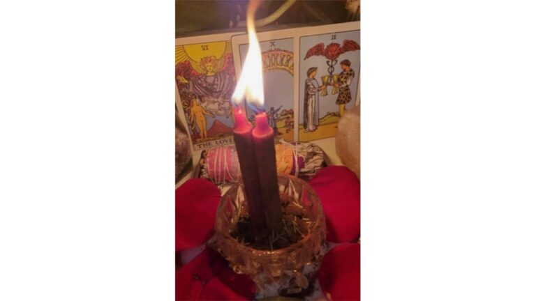 Magia com as Cartas do Tarot