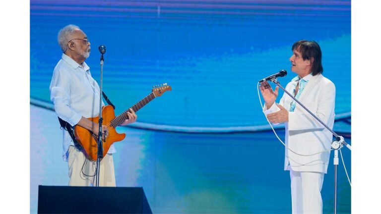 Roberto Carlos: O Rei, o palco e os bastidores de 50 anos de emoção