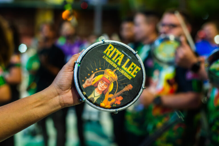 Mini-desfiles na Cidade do Samba: Carnaval 2026: Escola do Grupo Especial Brilham no Segundo Dia de Preparação