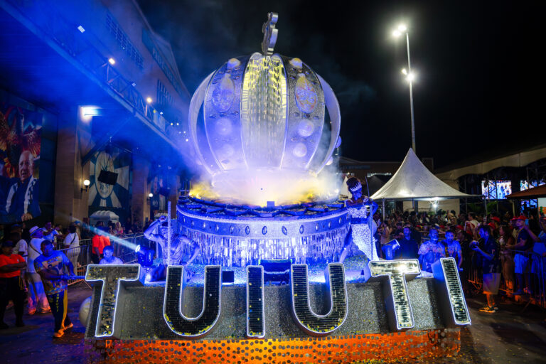 Os Últimos Mini desfiles: Uma Celebração de Samba e Resistência Cultural