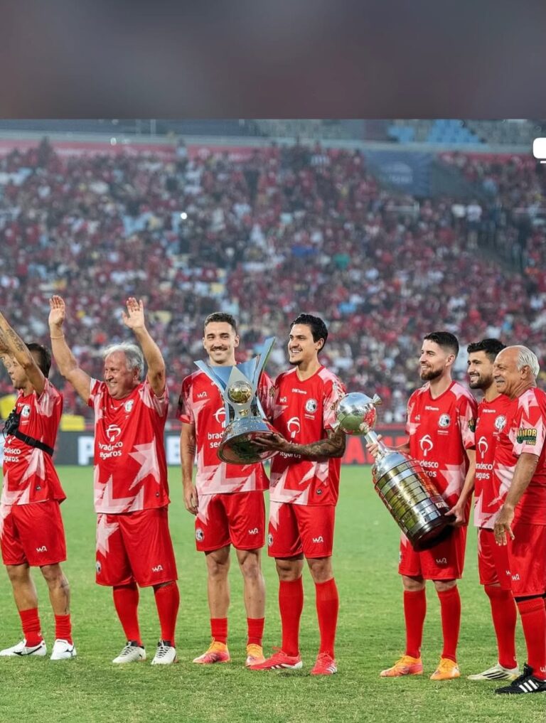 Zico promove a 21ª edição do Jogo das Estrelas e reúne futebol, celebridades e arquibancadas cheias no Maracanã
