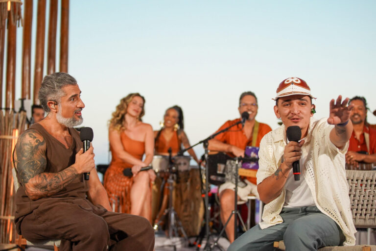 Marcos Mion conversa com João Gomes Globo/ Victor Antunes