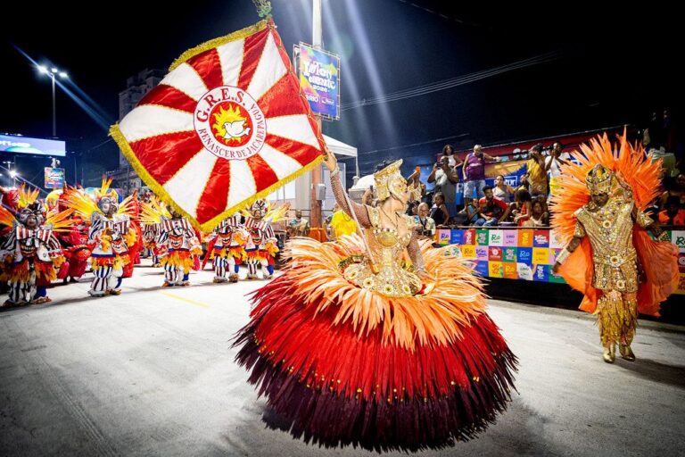Arrebatadora! A Renascer de Jacarepaguá está no páreo pelo título da Série Prata do Carnaval Carioca