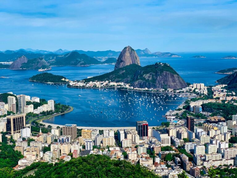 Turismo bate recorde no Brasil, mas segurança preocupa Turismo bate recorde no Brasil, mas segurança preocupa